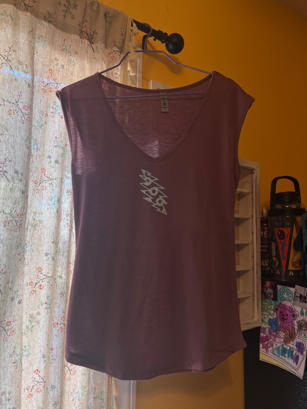 Women's XS V-Neck Graphic Tank Top in Mauve with Blue HTV Donut Bolt
